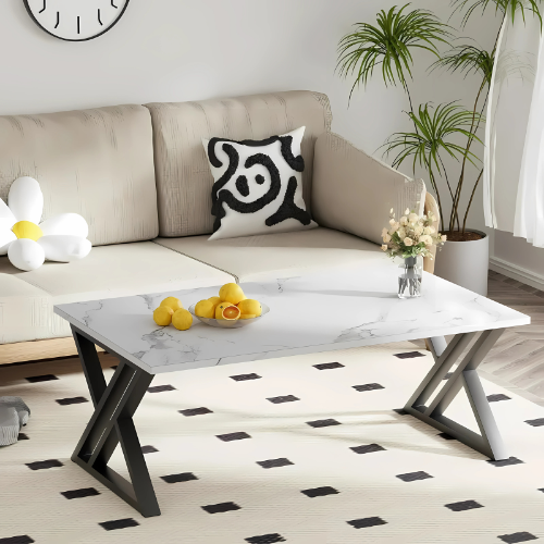 Table basse design avec plateau marbré et pieds géométriques en métal - VERTIGO